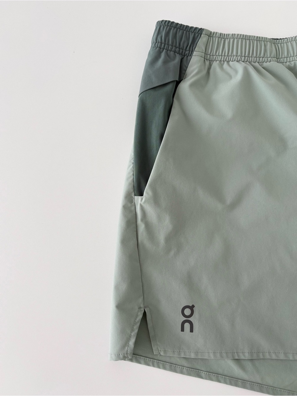 ON Essential Shorts - Picture 5 of 10